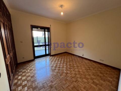 Apartamento T3 em São João da Madeira.