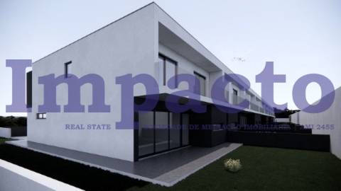 Moradia em Banda T3, Espargo Santa Maria da Feira.