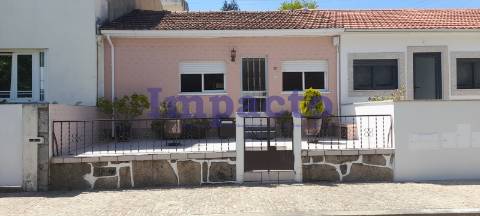 Moradia para remodelar T2 em São João da Madeira