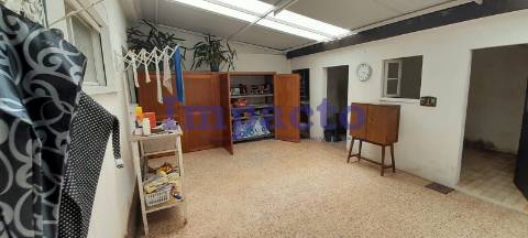 Moradia para remodelar T2 em São João da Madeira