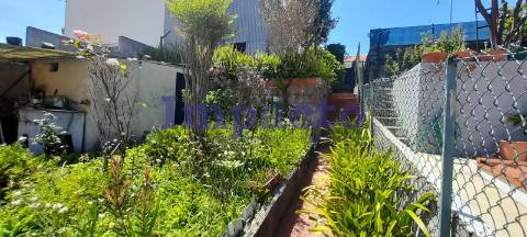 Moradia para remodelar T2 em São João da Madeira