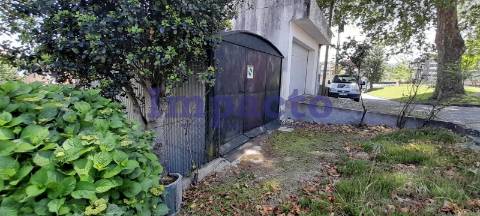 Moradia para remodelar T2 em São João da Madeira