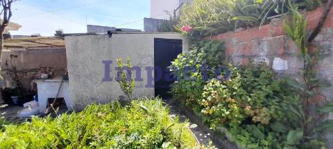Moradia para remodelar T2 em São João da Madeira