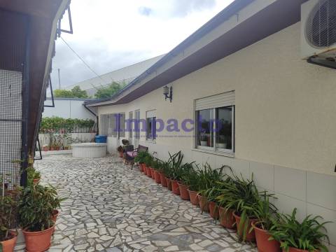 Moradia T3 isolada em São Roque, Oliveira de Azeméis.