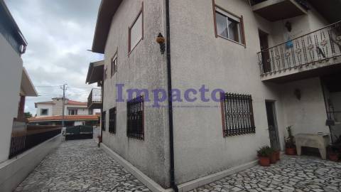 Moradia T3 isolada em São Roque, Oliveira de Azeméis.