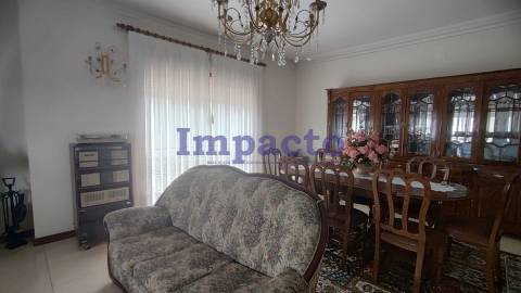 Moradia T3 isolada em São Roque, Oliveira de Azeméis.