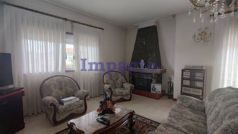 Moradia T3 isolada em São Roque, Oliveira de Azeméis.