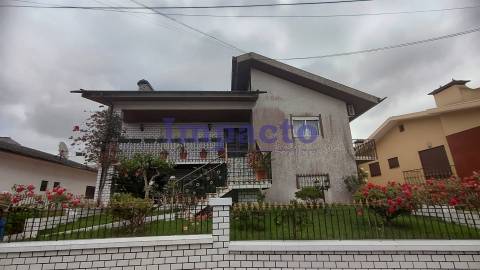 Moradia T3 isolada em São Roque, Oliveira de Azeméis.