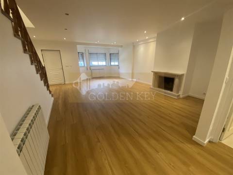 Arrendamento com Opção de Compra Moradia T4