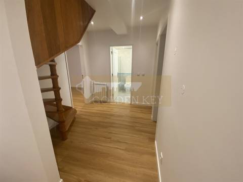 Arrendamento com Opção de Compra Moradia T4