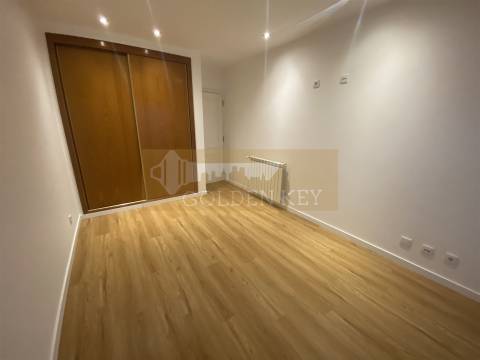 Arrendamento com Opção de Compra Moradia T4