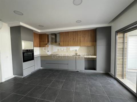 Moradia Geminada T5 Venda em Marrazes e Barosa,Leiria