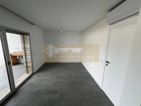 Moradia Geminada T5 Venda em Marrazes e Barosa,Leiria