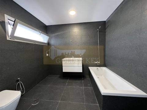 Moradia Geminada T5 Venda em Marrazes e Barosa,Leiria