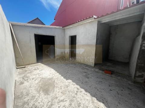 Moradia T3+1 em Construção