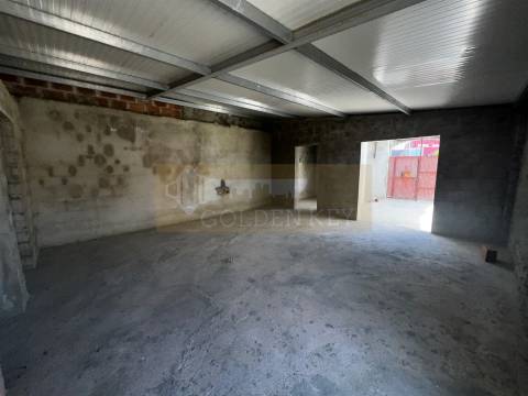 Moradia T3+1 em Construção