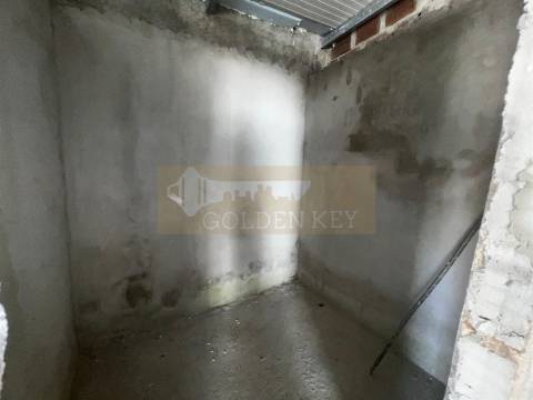 Moradia T3+1 em Construção