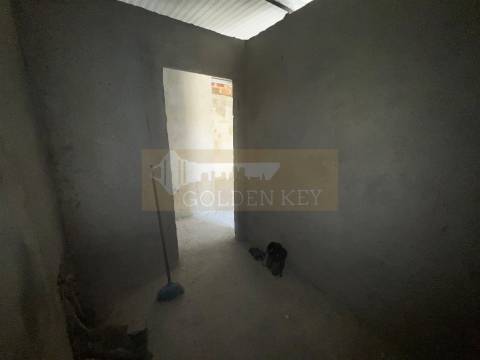 Moradia T3+1 em Construção