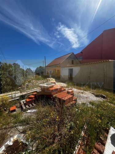 Moradia T3+1 em Construção