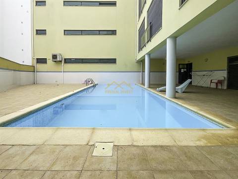 Apartamento T2 c/Garagem e piscina a 500 Metros da Praia de Buarcos