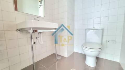 Escritório  Arrendamento em Lordelo do Ouro e Massarelos,Porto