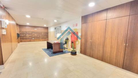 Escritório  Arrendamento em Lordelo do Ouro e Massarelos,Porto