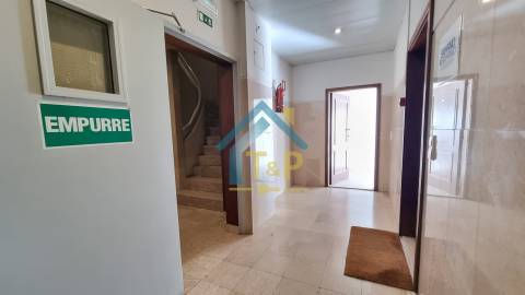 Escritório  Arrendamento em Lordelo do Ouro e Massarelos,Porto