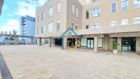 Escritório  Arrendamento em Lordelo do Ouro e Massarelos,Porto