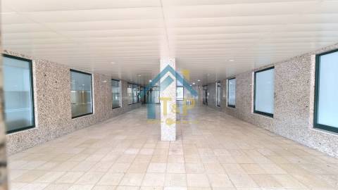 Escritório  Arrendamento em Lordelo do Ouro e Massarelos,Porto