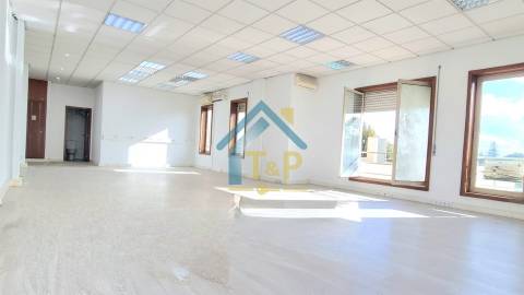 Escritório  Arrendamento em Lordelo do Ouro e Massarelos,Porto