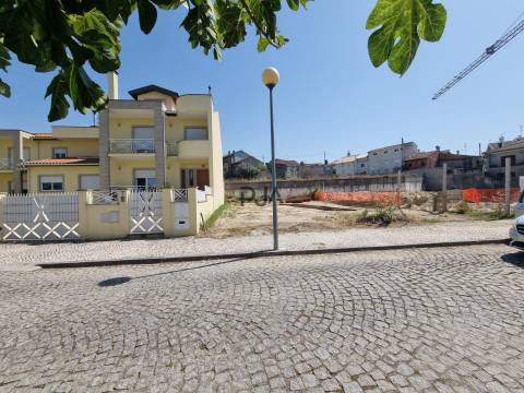 Lotes para construção de moradia em banda