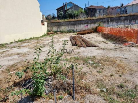 Lotes para construção de moradia em banda