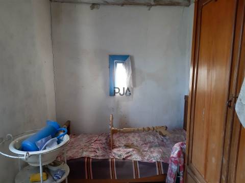 Moradia V2 para Restaurar, Aldeia da Mata