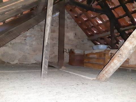 Moradia V2 para Restaurar, Aldeia da Mata