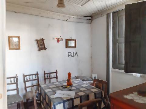 Moradia V2 para Restaurar, Aldeia da Mata