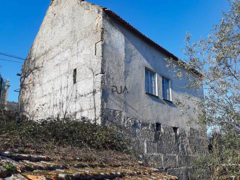 Moradia V2 para Restaurar, Aldeia da Mata