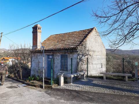 Moradia V2 para Restaurar, Aldeia da Mata