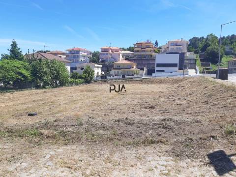 Lote de terreno para construção
