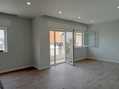 Apartamento T3 remodelado em Mangualde