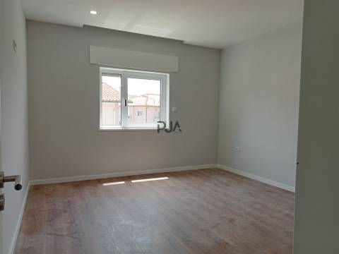 Apartamento T3 remodelado em Mangualde