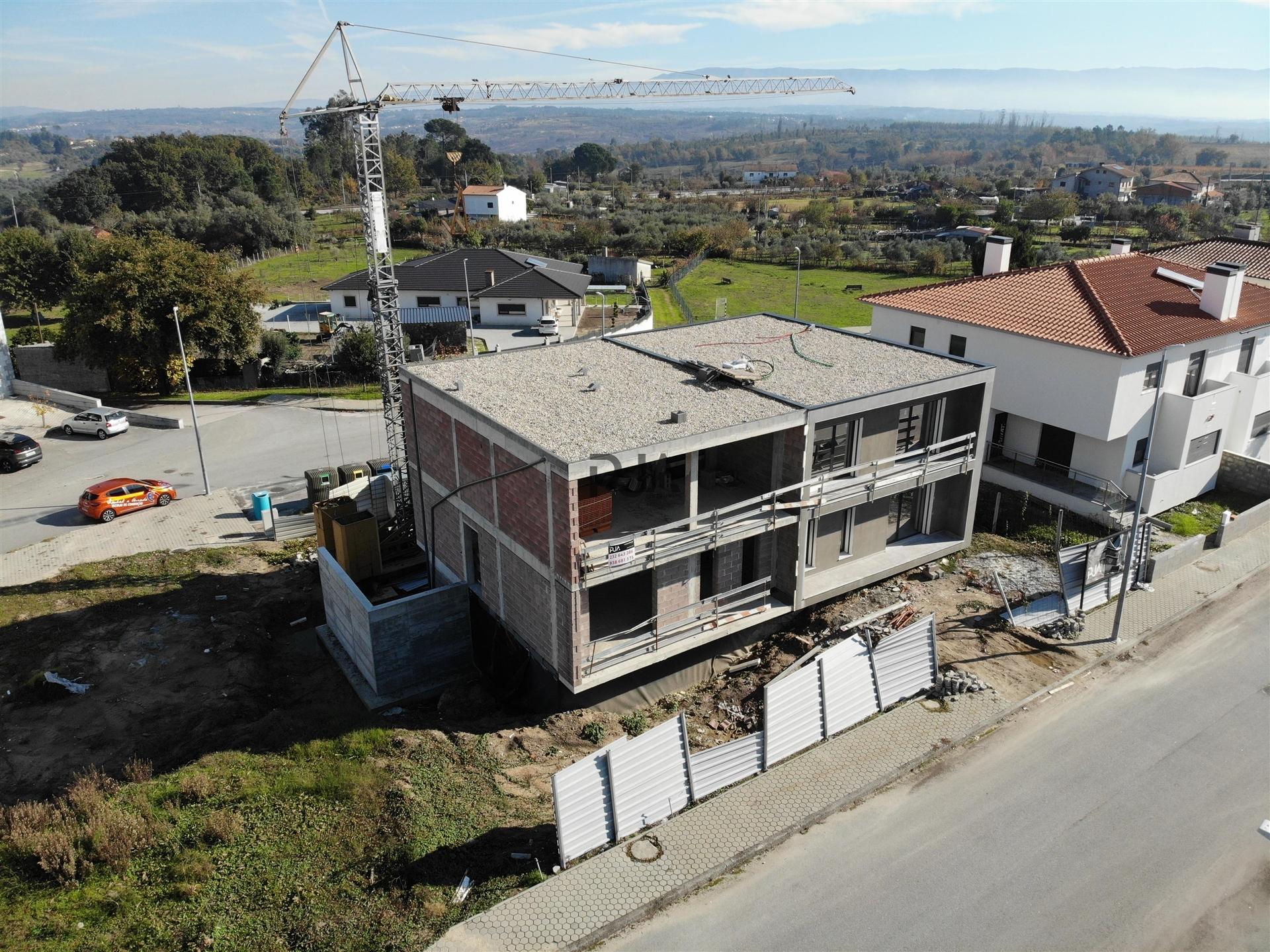 Moradia Geminada T3 em Nelas