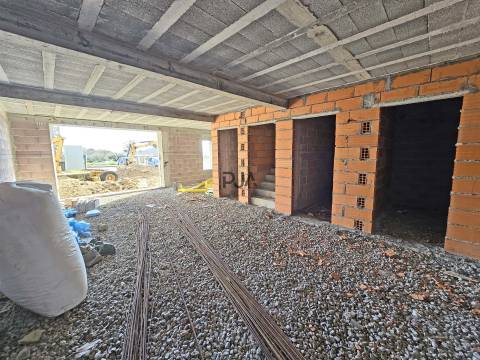 Moradia Geminada T3 em Nelas