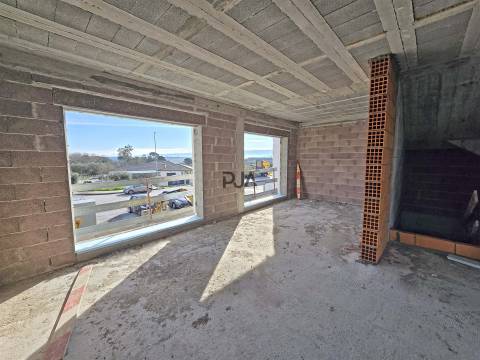 Moradia Geminada T3 em Nelas