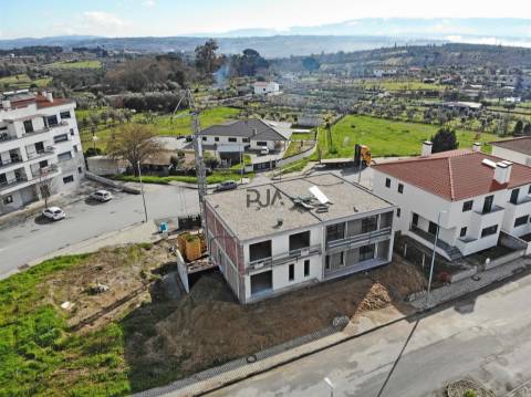 Moradia Geminada T3 em Nelas