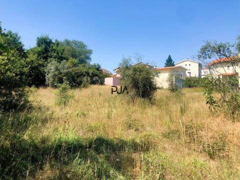 Terreno para construção de prédio, centro da cidade de Mangualde