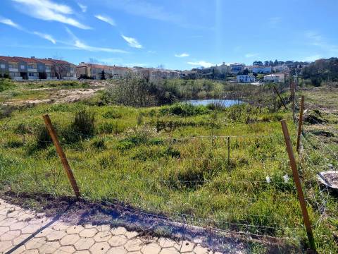 Lote para construção de prédio - 8 fogos em Mangualde