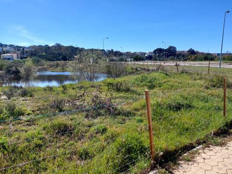 Lote para construção de prédio - 8 fogos em Mangualde