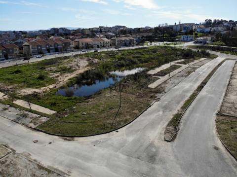 Lote para construção de prédio - 8 fogos em Mangualde