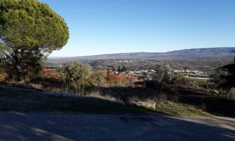 Terreno com viabilidade construtiva em Fornos de Algodres