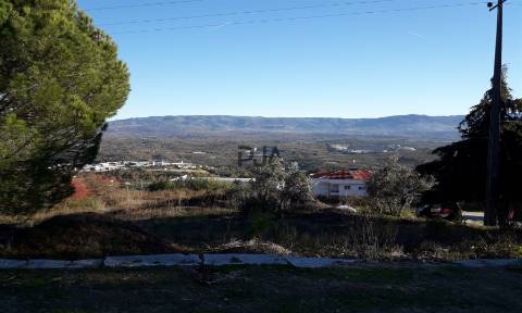 Terreno com viabilidade construtiva em Fornos de Algodres